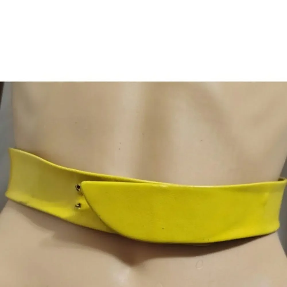 1950s Wide Yellow Leather Waist Cinching Belt Size Small Vintage Miss Pat